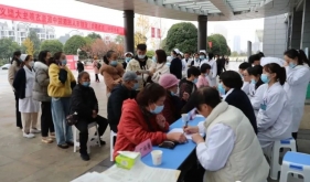 安順市人民醫院舉行中醫膏方養生大型義診活動